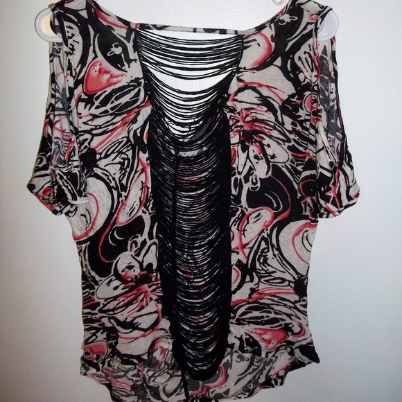 Cute Spring Patterned Cold Shoulder Top - Picture 5 of 5